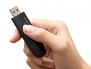 TEAM GROUP TeamGroup 32GB C186 USB 3.2  BLACK TC186332GB01