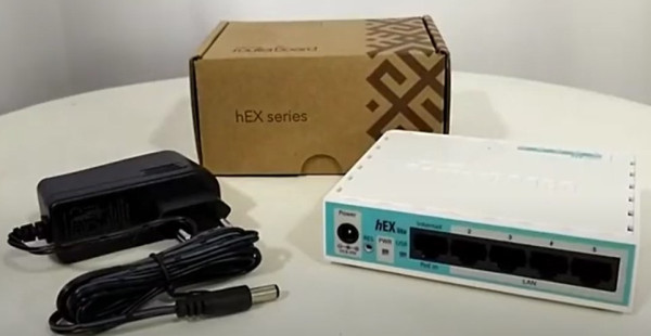 MikroTik RB750r2 heX LITE 5xLAN 10/100, 850MHz CPU, 64MB RAM, RouterOS L4 (265) - Слика 3