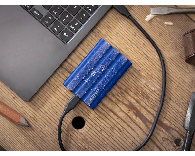 SAMSUNG Portable T7 Shield 4TB crni eksterni SSD MU-PE4T0S - Слика 4