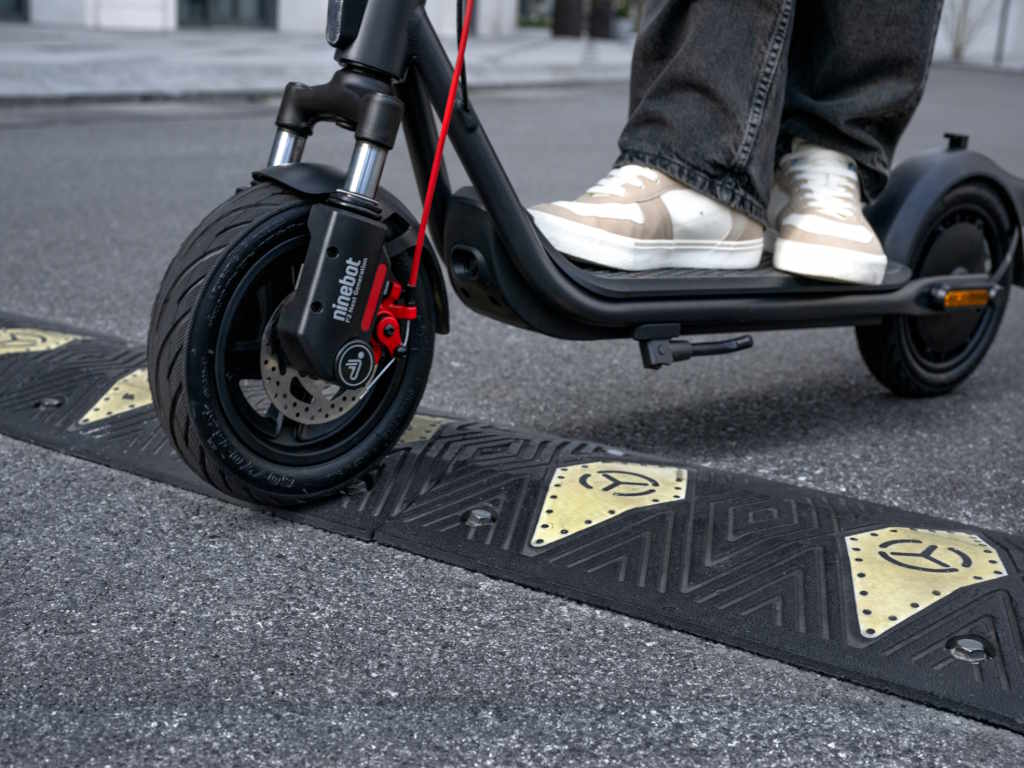 Elektricni trotinet SEGWAY NINEBOT F2 PRO E II - Слика 4