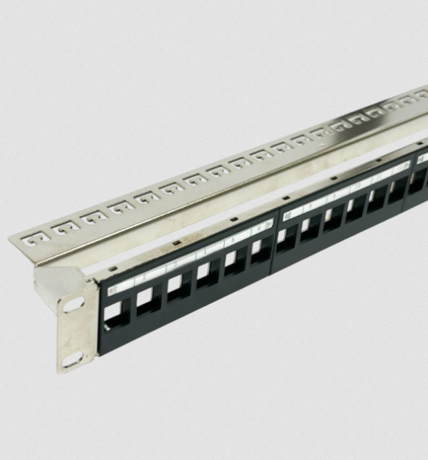 Patch Panel 24P 19 1U bez modula Lintech - Слика 2
